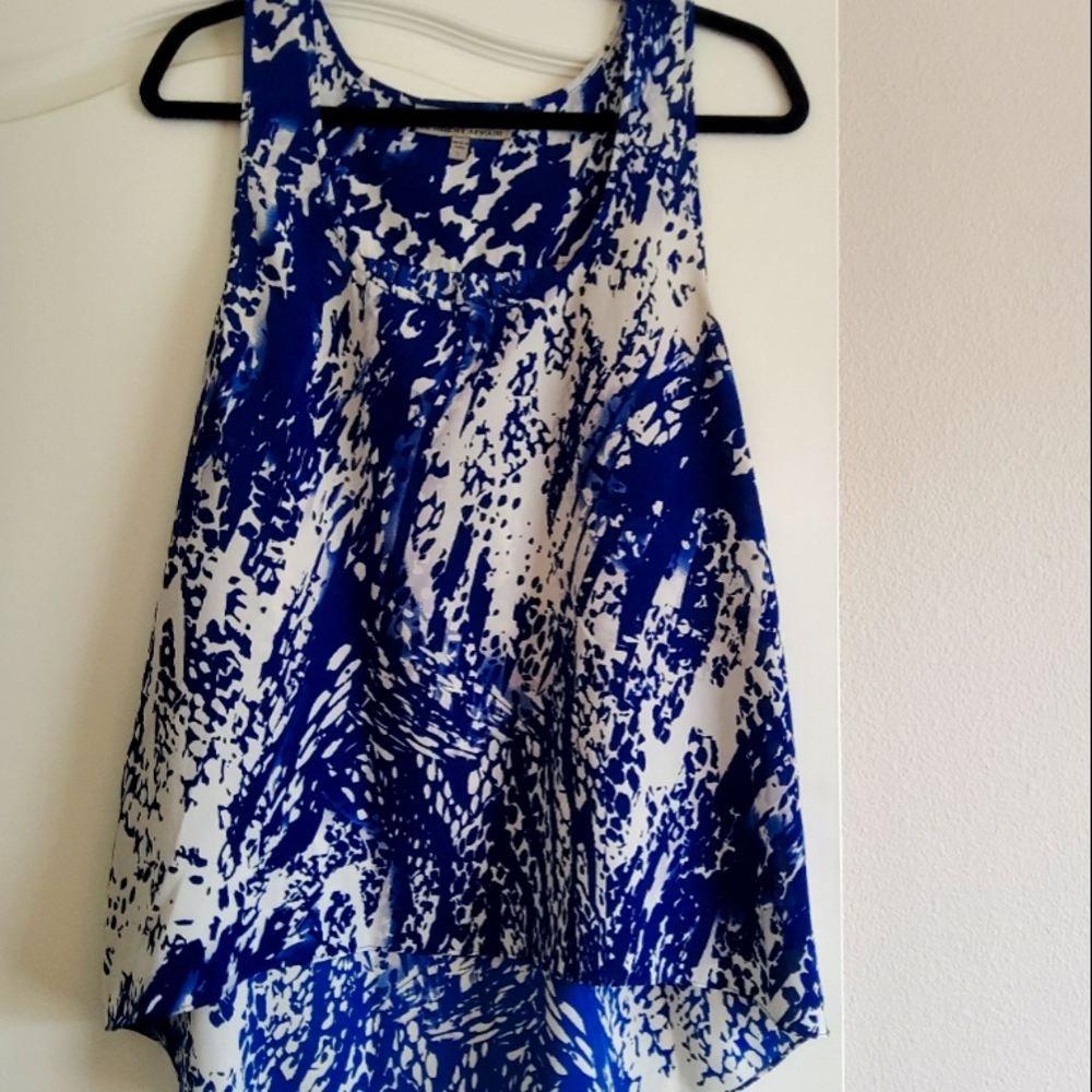 Current Affairs Flowy tank, size large, blue and white